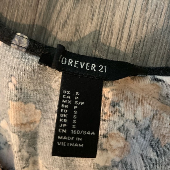 Cute forever 21 flower dress! - Picture 3 of 3